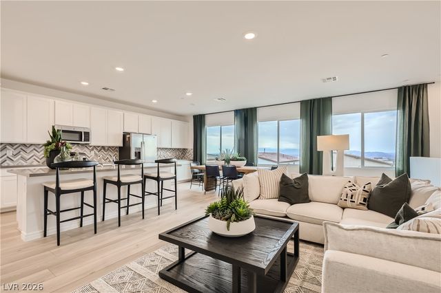 242 White Crest Peak Avenue, Henderson, NV 89015