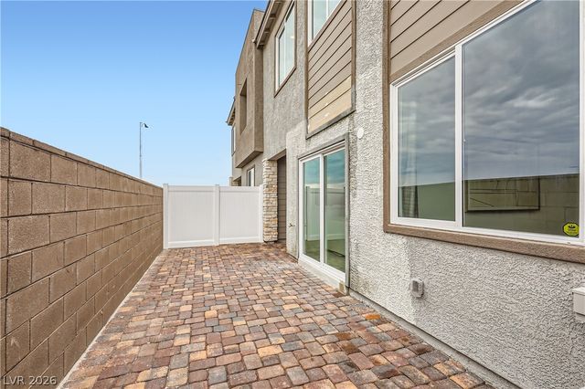 242 White Crest Peak Avenue, Henderson, NV 89015
