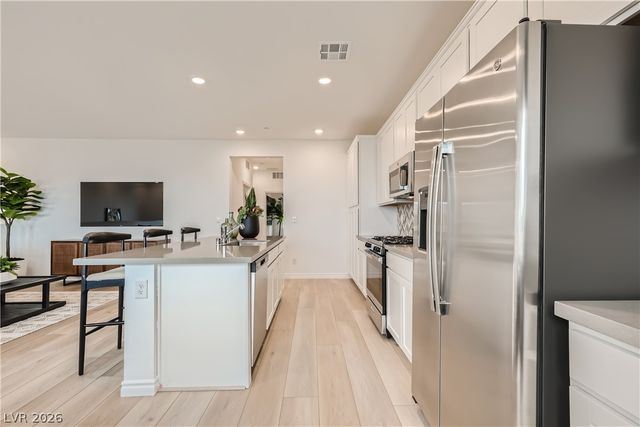 242 White Crest Peak Avenue, Henderson, NV 89015