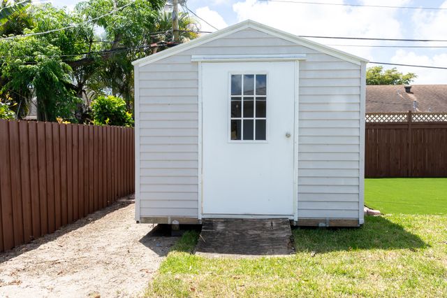 3360 Sapphire Road, Lake Worth, FL 33462