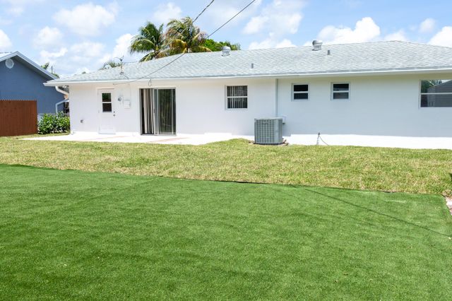 3360 Sapphire Road, Lake Worth, FL 33462