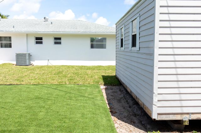 3360 Sapphire Road, Lake Worth, FL 33462