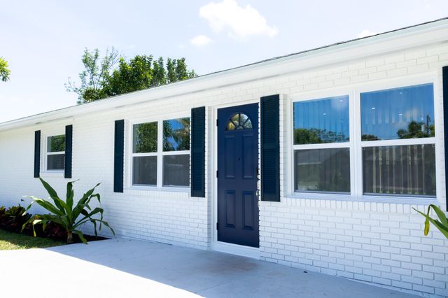 3360 Sapphire Road, Lake Worth, FL 33462