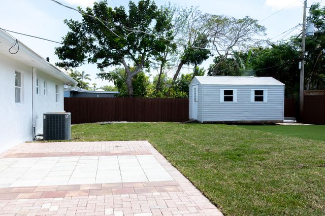 3360 Sapphire Road, Lake Worth, FL 33462