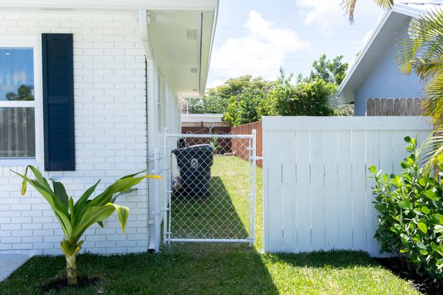 3360 Sapphire Road, Lake Worth, FL 33462