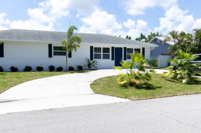 3360 Sapphire Road, Lake Worth, FL 33462