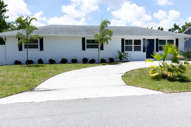 3360 Sapphire Road, Lake Worth, FL 33462