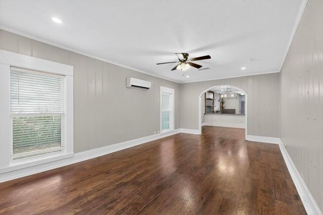 206 Farley Street, Waxahachie, TX 75165