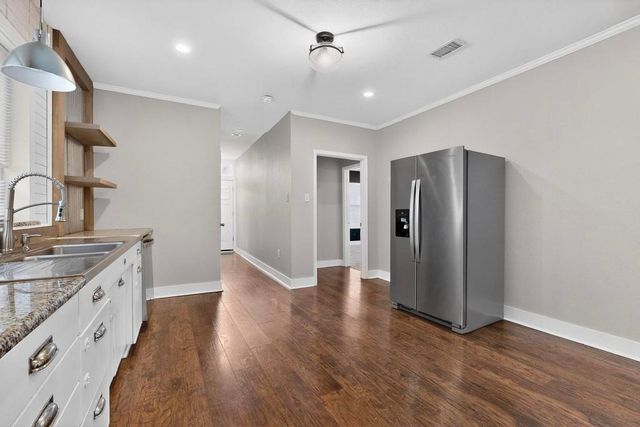 206 Farley Street, Waxahachie, TX 75165