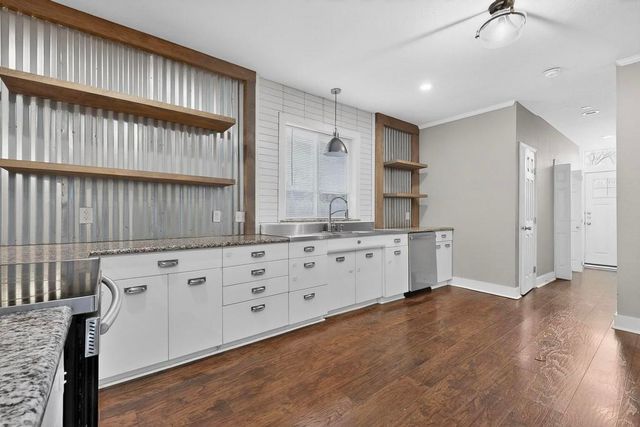 206 Farley Street, Waxahachie, TX 75165