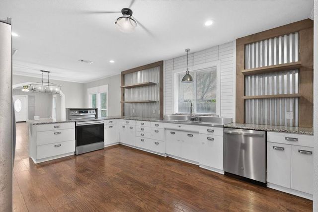 206 Farley Street, Waxahachie, TX 75165