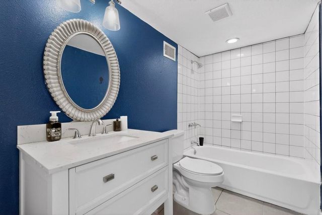 206 Farley Street, Waxahachie, TX 75165