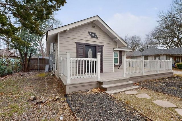 206 Farley Street, Waxahachie, TX 75165