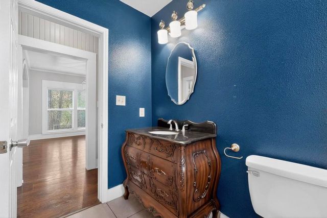 206 Farley Street, Waxahachie, TX 75165