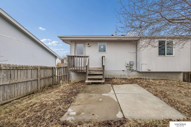 2010 NW 57 Street, Lincoln, NE 68528
