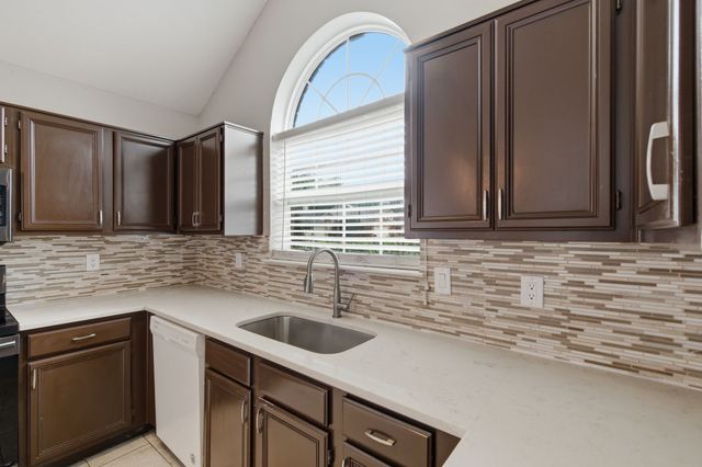 1800 Pine Ridge Drive, Bedford, TX 76021