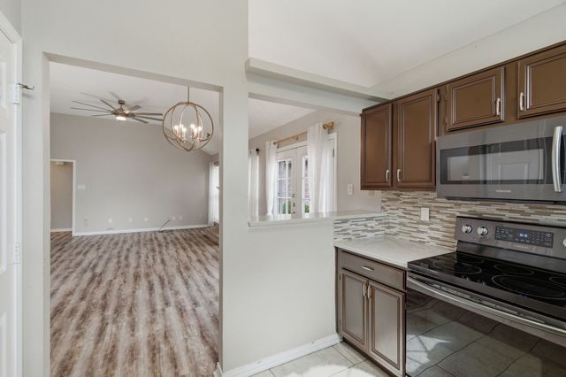 1800 Pine Ridge Drive, Bedford, TX 76021