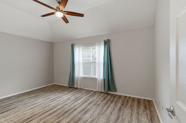 1800 Pine Ridge Drive, Bedford, TX 76021