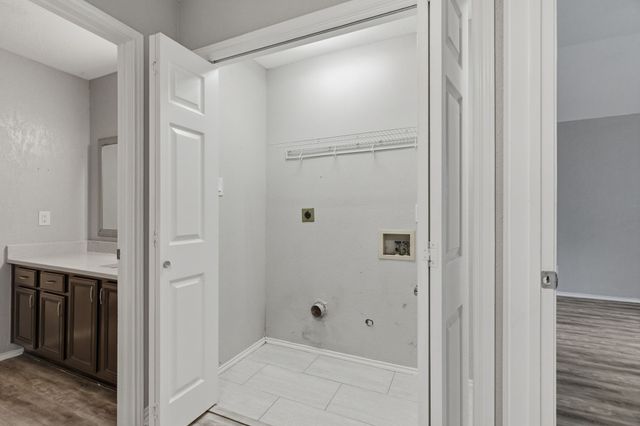 1800 Pine Ridge Drive, Bedford, TX 76021