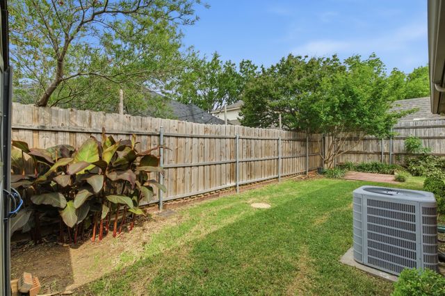 1800 Pine Ridge Drive, Bedford, TX 76021