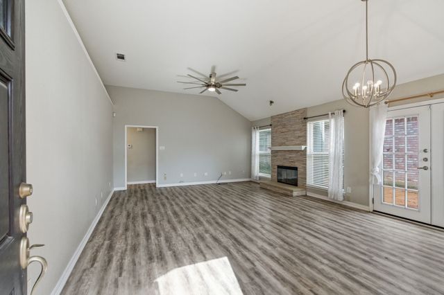 1800 Pine Ridge Drive, Bedford, TX 76021