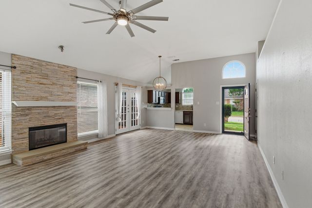 1800 Pine Ridge Drive, Bedford, TX 76021