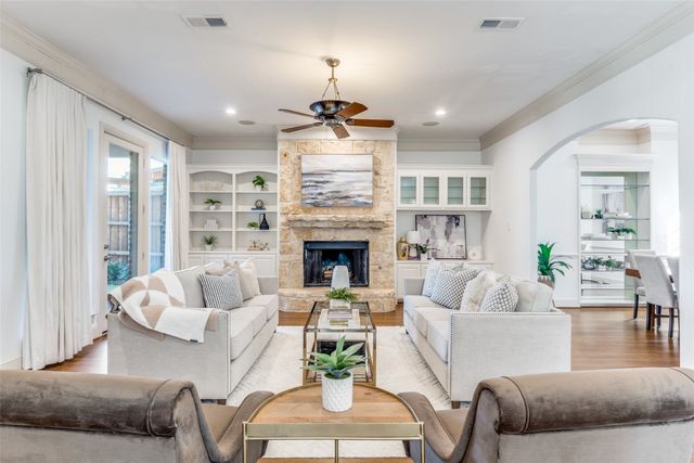 13 Cochran Oaks Lane, Dallas, TX 75220