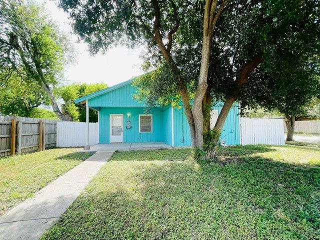4518 Nicholson St, Corpus Christi, TX 78415