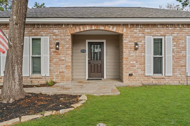 27241 Wells Lane, Conroe, TX 77385