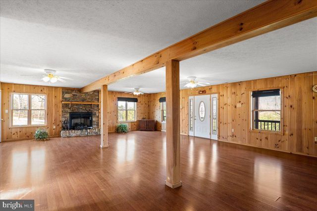 325 COYOTE RUN RD, Mathias, WV 26812