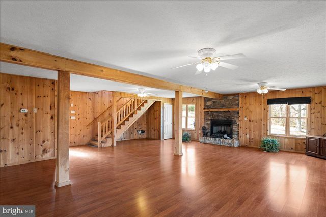 325 COYOTE RUN RD, Mathias, WV 26812