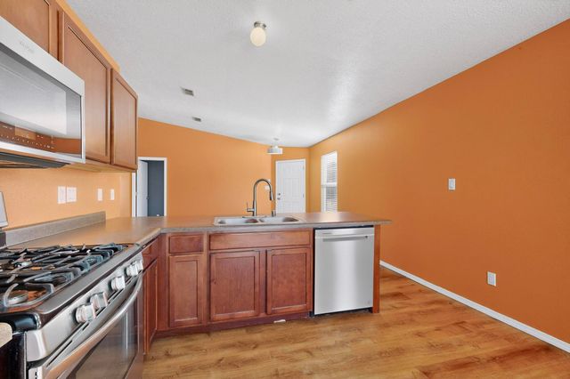 715 Redwood Street SW, Rio Rancho, NM 87124