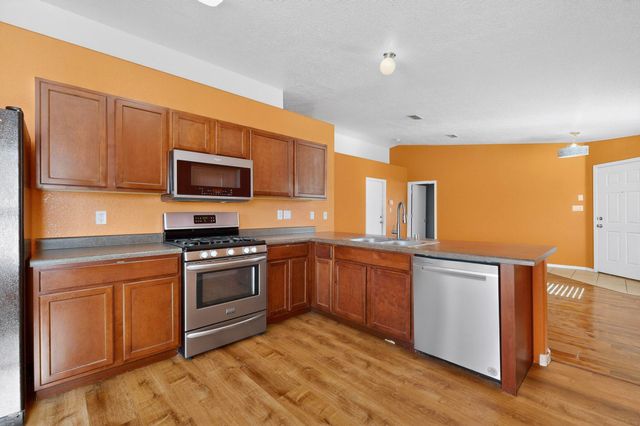 715 Redwood Street SW, Rio Rancho, NM 87124