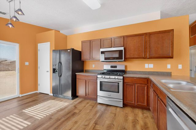 715 Redwood Street SW, Rio Rancho, NM 87124