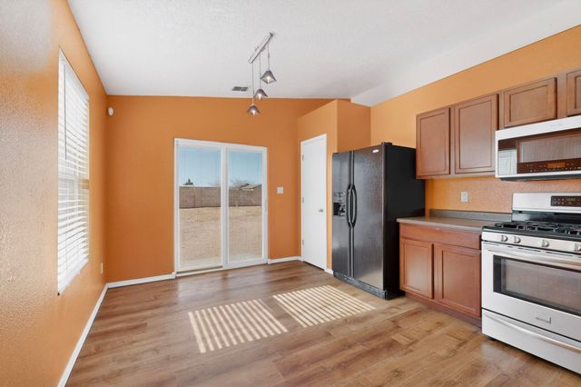 715 Redwood Street SW, Rio Rancho, NM 87124