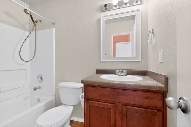 715 Redwood Street SW, Rio Rancho, NM 87124