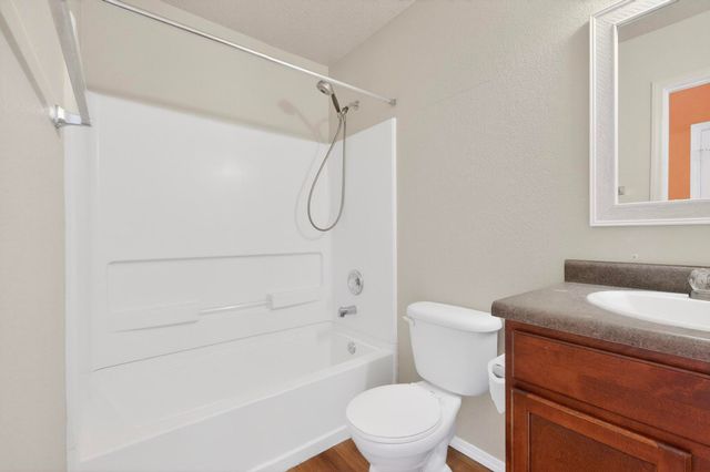 715 Redwood Street SW, Rio Rancho, NM 87124