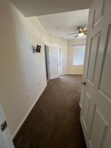 18416 N Cave Creek Road Apt 2061, Phoenix, AZ 85032
