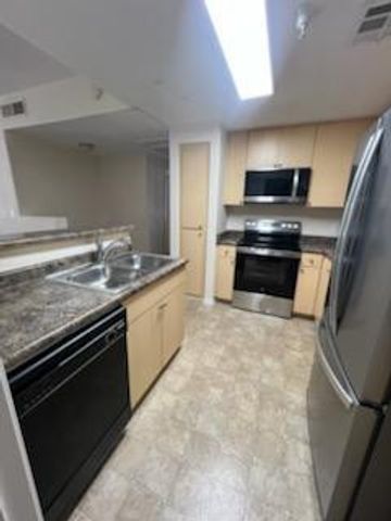 18416 N Cave Creek Road Apt 2061, Phoenix, AZ 85032