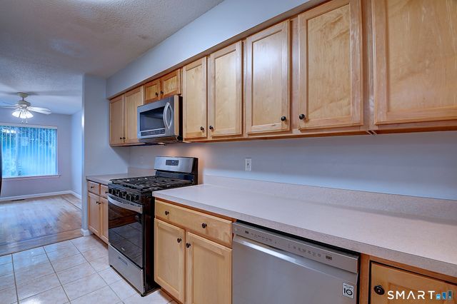 51 Florence Way 51, Farmington, CT 06032