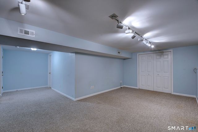 51 Florence Way 51, Farmington, CT 06032