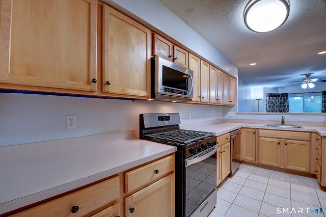 51 Florence Way 51, Farmington, CT 06032