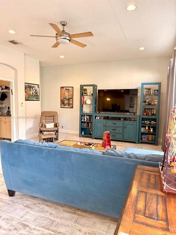 3729 SW 51st St 0, Hollywood, FL 33312