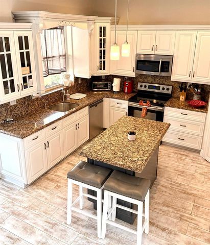 3729 SW 51st St 0, Hollywood, FL 33312