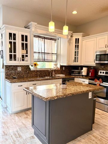 3729 SW 51st St 0, Hollywood, FL 33312