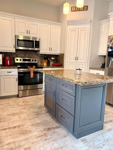 3729 SW 51st St 0, Hollywood, FL 33312