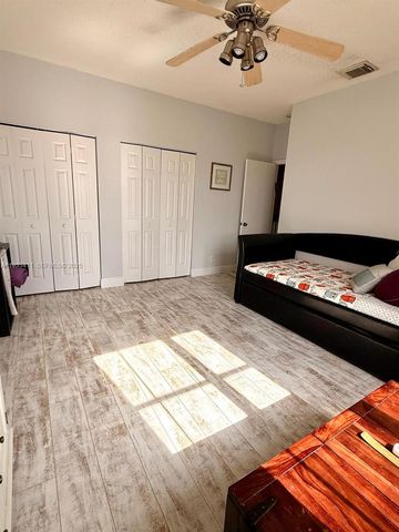 3729 SW 51st St 0, Hollywood, FL 33312