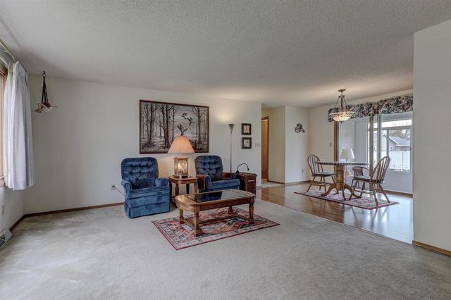 1260 BRIARWOOD DRIVE, Menasha, WI 54952