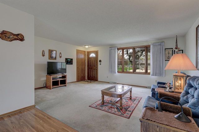 1260 BRIARWOOD DRIVE, Menasha, WI 54952