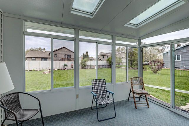1260 BRIARWOOD DRIVE, Menasha, WI 54952